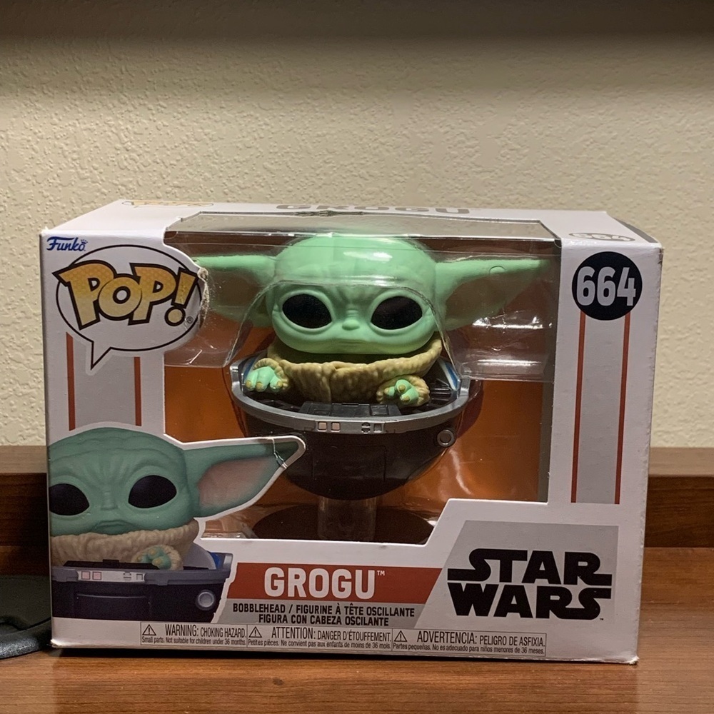 Funko Pop #664 Star War The Mandalorian Grogu in Prama Vinly Figure New in Pkg
